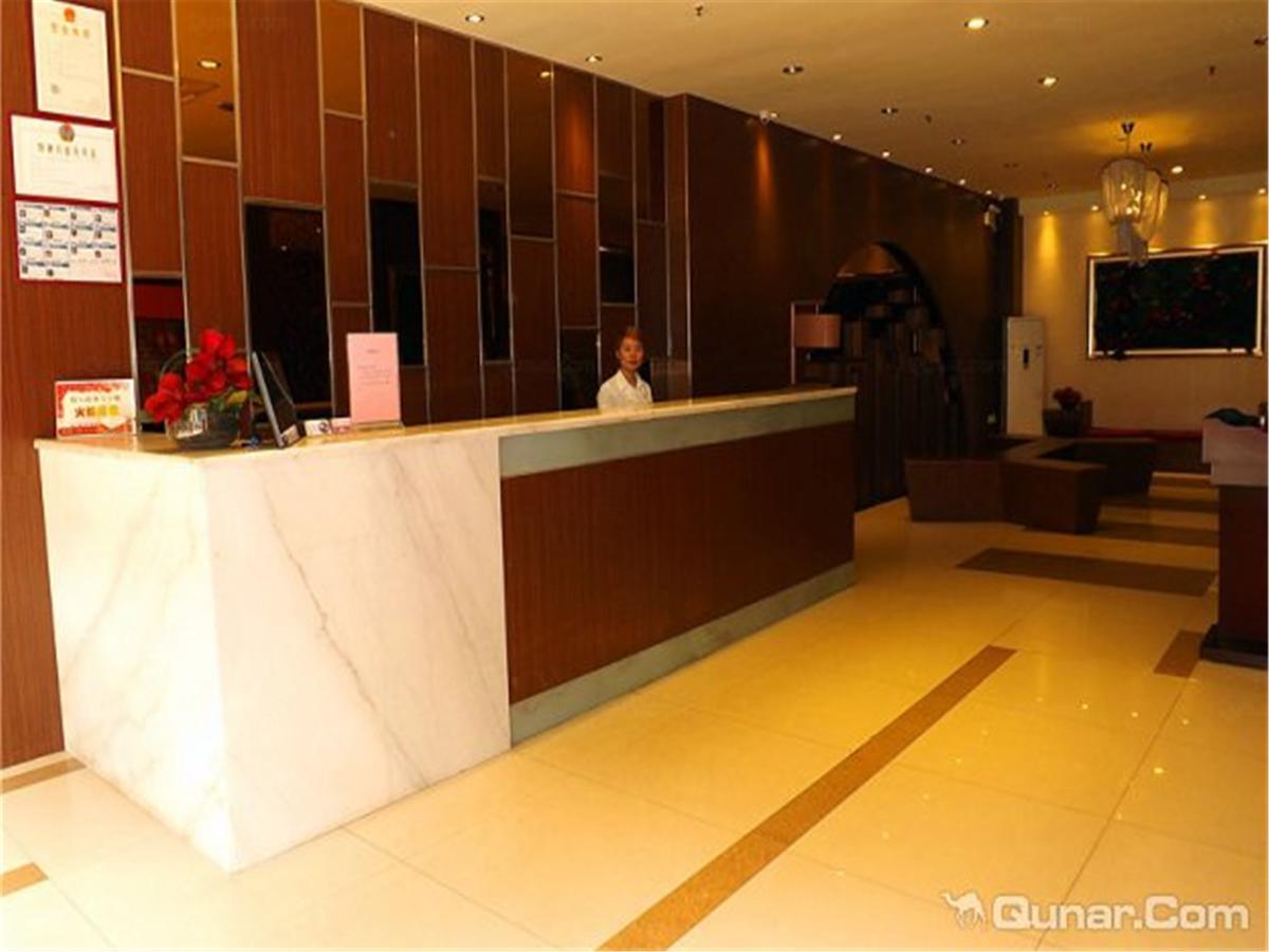 V8 Hotel Xicun Subway Branch 広州 エクステリア 写真